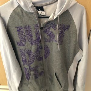 Women’s Nike zip up hoodie